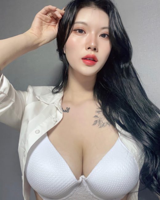 경이 (@llovelydday) 韩国美女网红76P